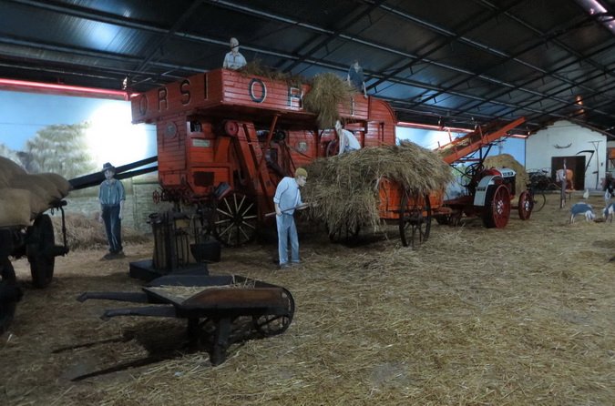 (13) mezzi agricoli d'epoca